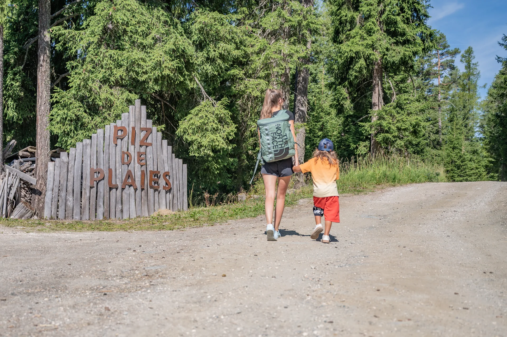 Familienwanderung im Naturpark